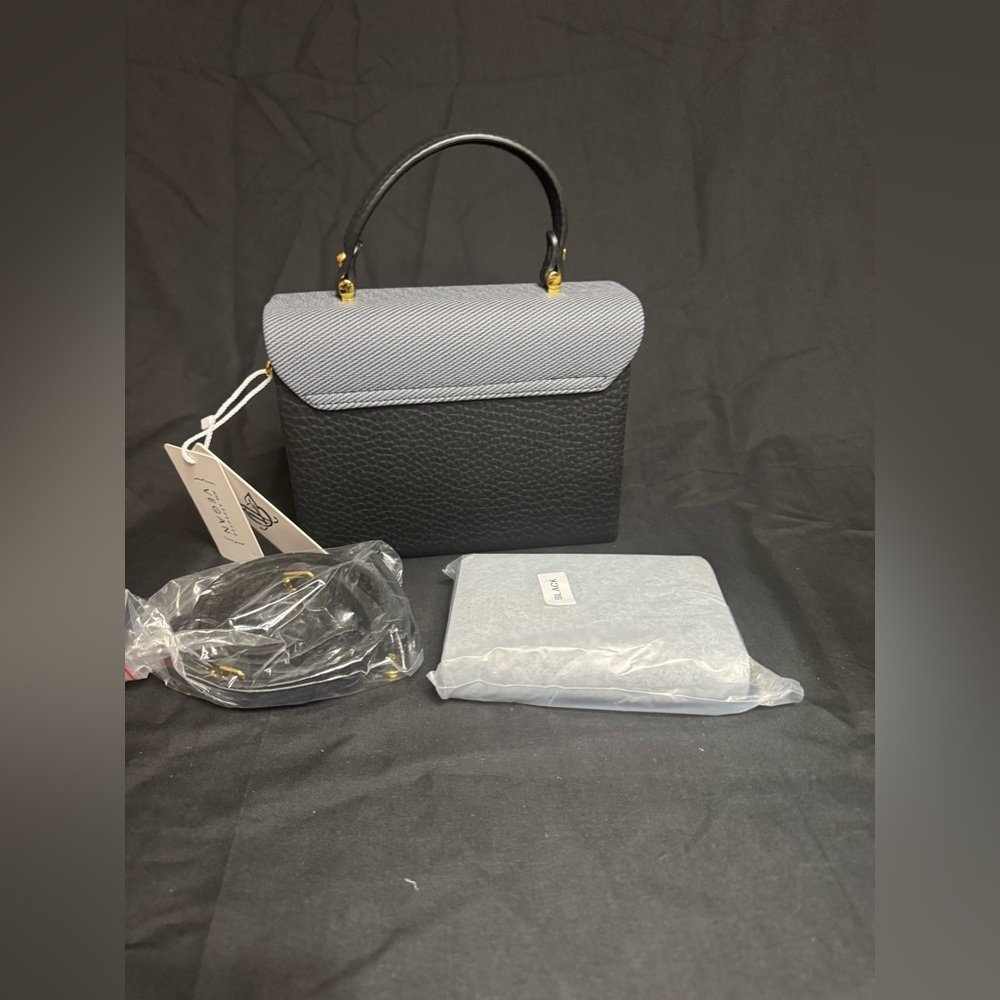 Elegant Gray and Black Handbag - Picture 4 of 6